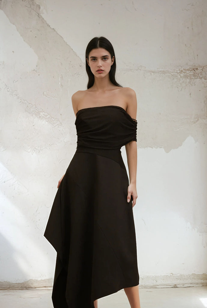 UNUSUAL One-Shoulder Dress