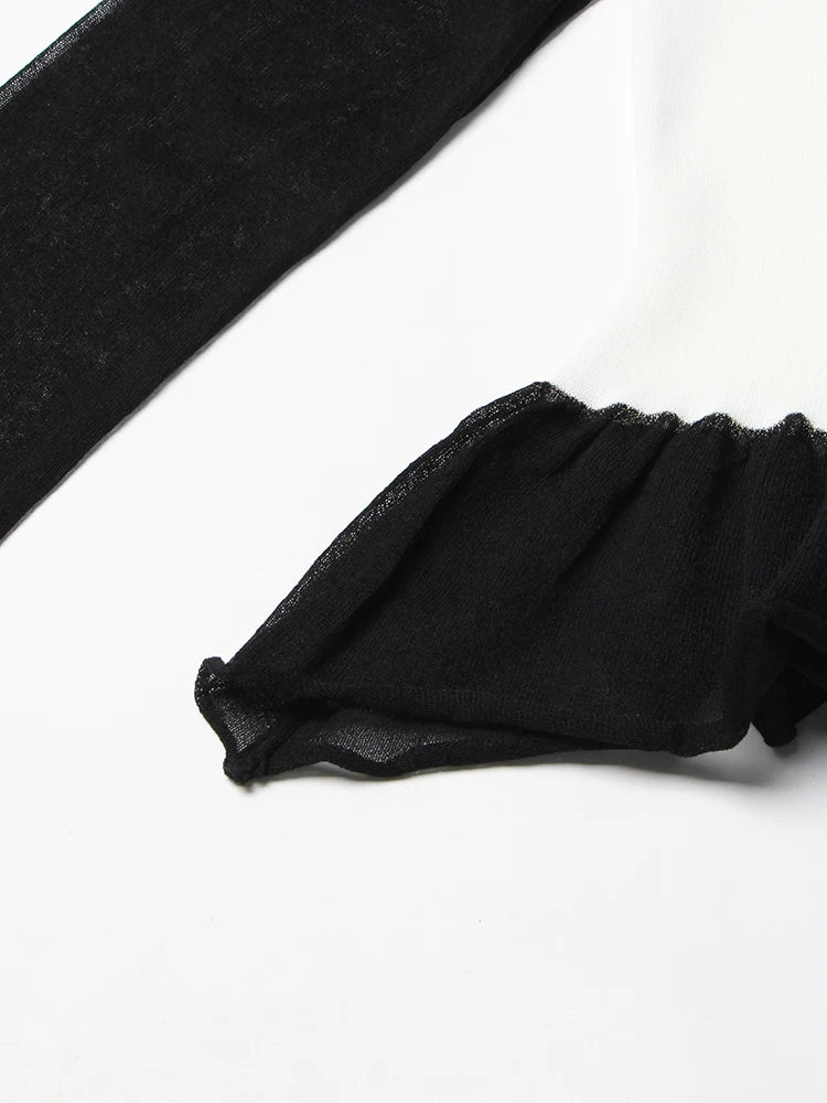Folds Knitting Black and White Sweater