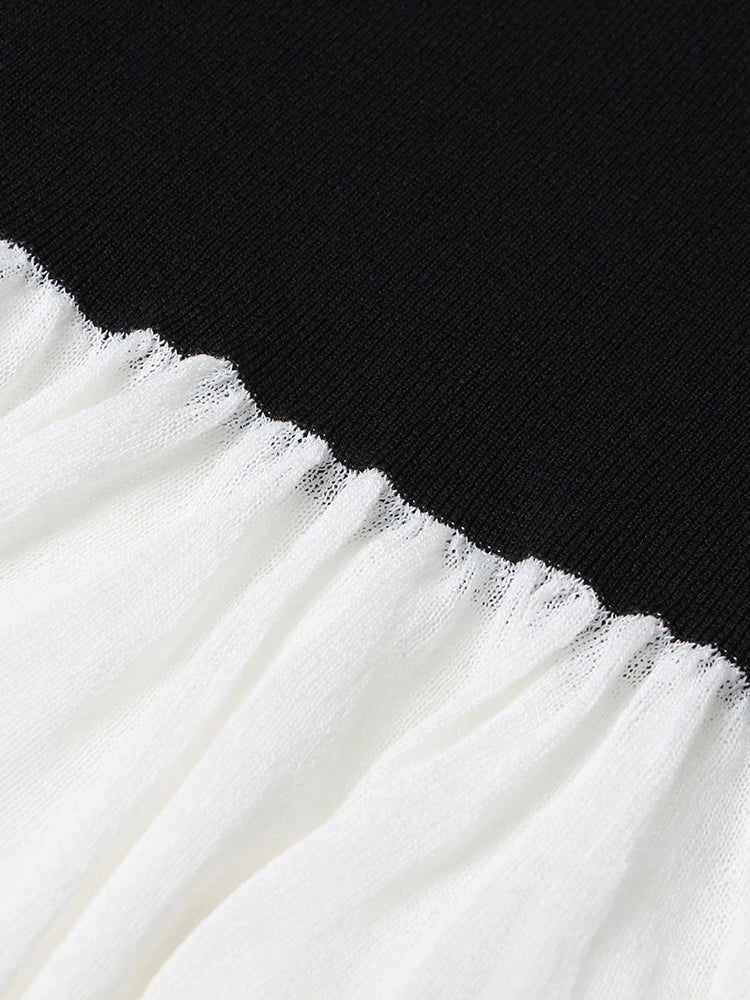 Folds Knitting Black and White Sweater